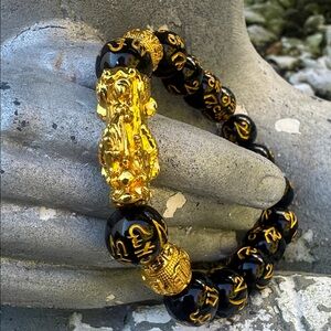 Elegant Black and Gold Beaded Bracelet